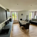 Apartment L'ecole Buissonniere